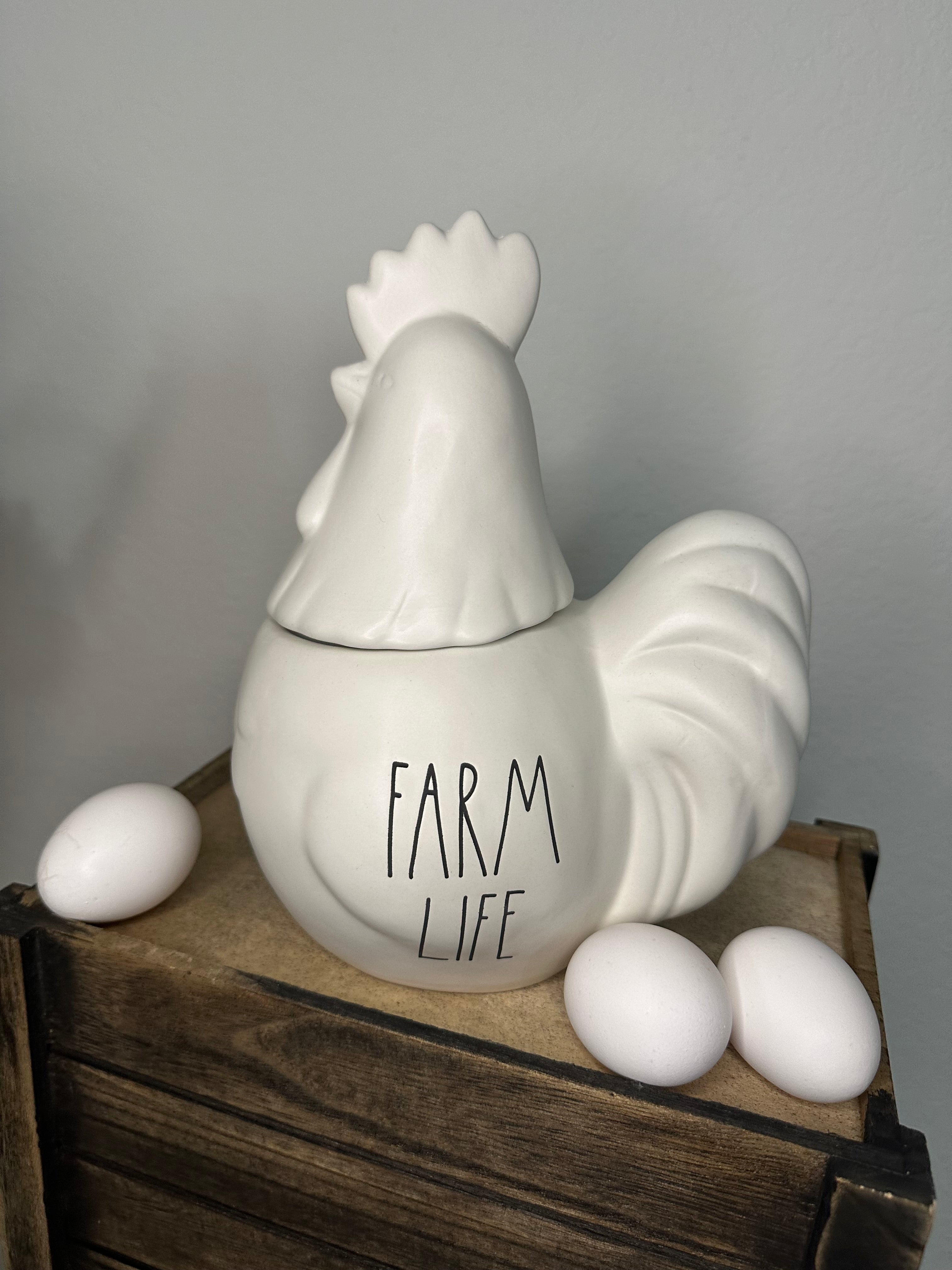 White ceramic rooster cookie jar with lid, farmhouse kitchen shabby chic decor.