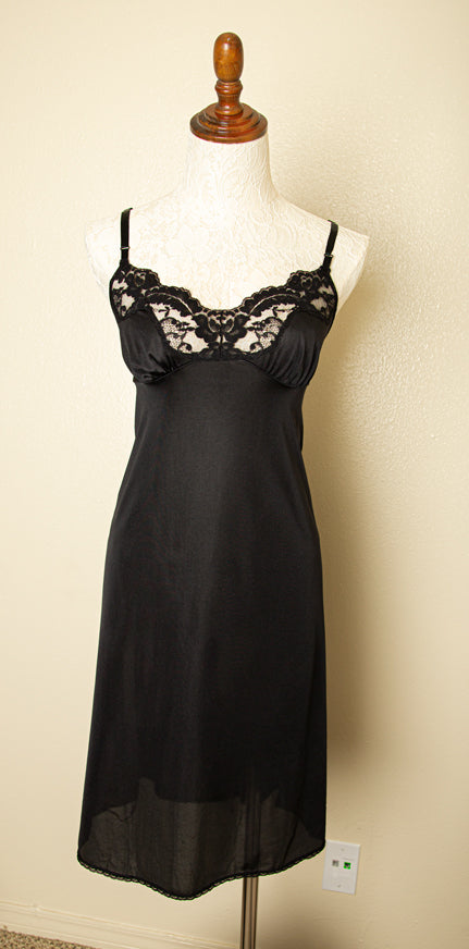 Vintage black lace slip dress sleepwear size m 38 bust with spaghetti straps and romantic vintage glamour look