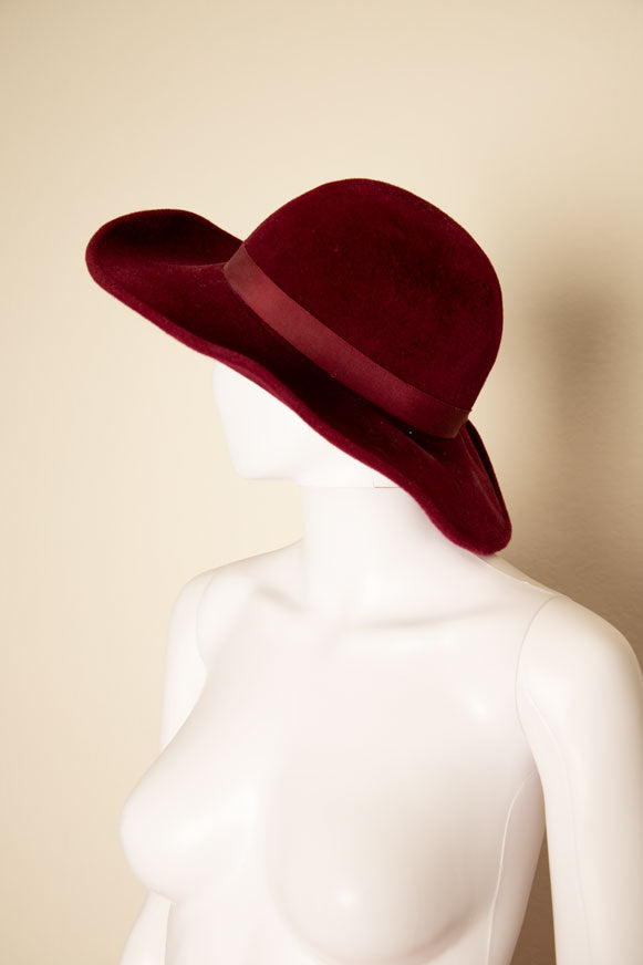 Bergdorf Goodman Vintage Burgundy Velvet Derby Hat ~ Small